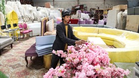 FOTO: Pasar Furnitur Bekas Tumbuh Subur di Tengah Krisis Yaman