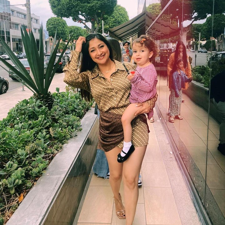 <p>Rahma kerap membagikan potret sang putri di laman Instagram-ya. Kira terlihat sangat ceria dan murah senyum. (Foto: Instagram: @raazharita)</p>