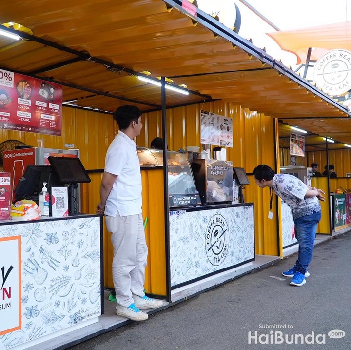 <p>Festival ini menghadirkan lebih dari 100 kuliner baik makanan maupun minuman. Bunda bisa membeli dan membayarnya melalui aplikasi Allo Bank.  (Foto: Tim HaiBunda/Tania)</p>