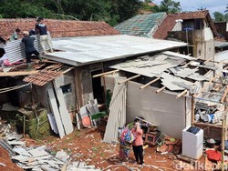 Cerita Dahsyatnya Angin Kencang Rusak Puluhan Rumah di Ciamis