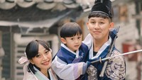 <p>Rinni pergi bersama suaminya, Jevin Julian, dan putranya Nord Kiano Julian. Ketiganya menghabiskan waktu mengunjungi beberapa tempat wisata di Korea Selatan. (Foto: Instagram @rinni_w)</p>