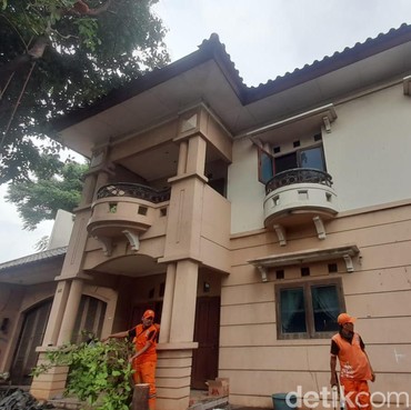 7 Foto Before-After Rumah Mewah Ibu Eny yang Viral Terbengkalai Kini Bersih