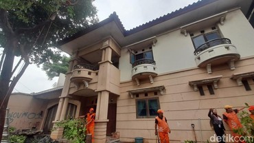 7 Foto Before-After Rumah Mewah Ibu Eny yang Viral Terbengkalai Kini Bersih