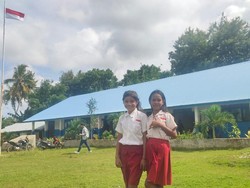 Cerita Siswa SD di Pelosok NTT Tembus Hutan-Jalan Kaki 3 Km ke Sekolah