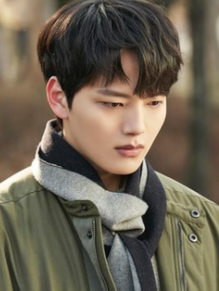Setelah 'Sad Movie' berakhir, nama Yeo Jin Goo semakin populer, hingga ia dijuluki sebagai 'Nation's Little Brother' Korea./ foto: instagram.com/yeojin9oo