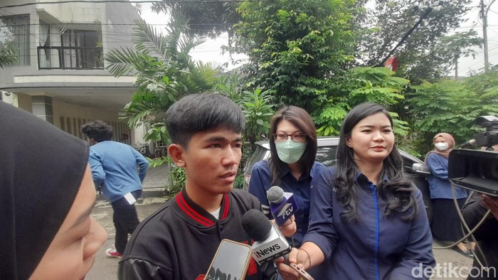 Masih Ingat Tiko yang Tinggal di Rumah Mewah Terbengkalai? Kini Sudah Menikah dan Ungkap Kondisi Terbaru Ibunda