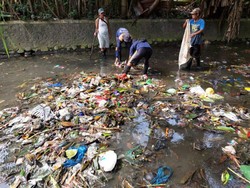 Sungai di Mataram dan Lombok Barat Tercemar Mikroplastik!