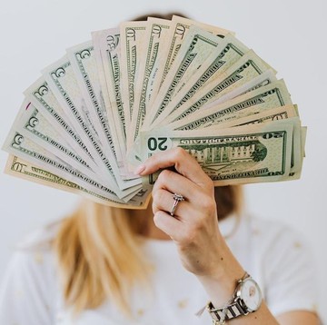 img-title Biar Keuangan Aman, Simak 5 Tips Finansial untuk Anak Muda yang Berprofesi sebagai Freelancer