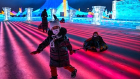 FOTO: Warna-warni Dunia Es Harbin China ke-39