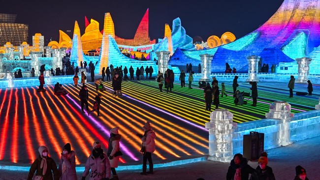 FOTO: Warna-warni Dunia Es Harbin China ke-39