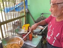 Kulineran di Kedai Mi Wak M, Karens Diner Versi Medan