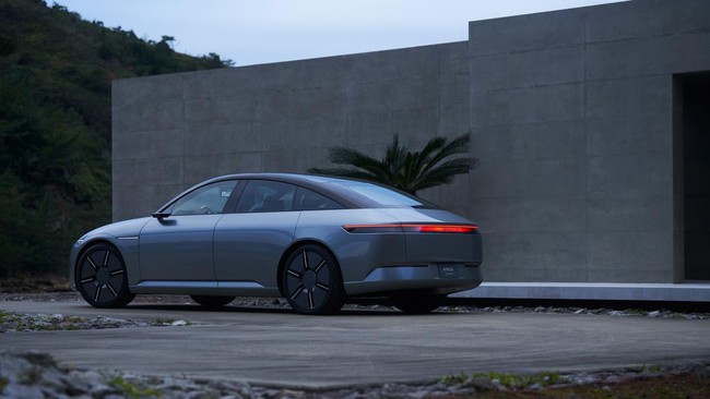Saingan Tesla PHK 840 Karyawan Demi Irit Biaya Produksi Mobil Listrik Rivian Automotive, salah satu saingan Tesla milik Elon Musk mengumumkan harus melakukan pemutusan hubungan kerja (PHK) terhadap 6 persen karyawannya.