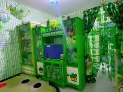 Kisah Pria Viral Kos-kosannya Interior Keroppi, Bikin Salfok Serba Hijau