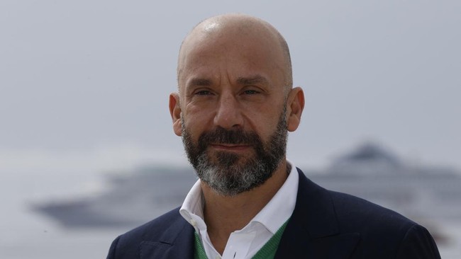 Mantan striker tim nasional Italia Gianluca Vialli meninggal dunia di usia 58 tahun karena sakit kanker pankreas.