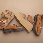 Simak Kiat Bersihkan Sepatu Suede yang Bisa Selalu Kamu Pakai Selama Musim Hujan