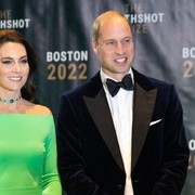 Inspirasi Tampil Cerdas Memakai Off Shoulder Dress ala Kate Middleton Agar Tetap Anggun