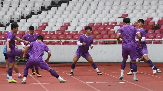 Timnas Vietnam asuhan Philippe Troussier telah tiba di Jakarta, Selasa (19/3) siang, jelang melawan Indonesia pada Kualifikasi Piala Dunia 2026.