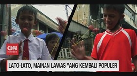 VIDEO: Lato-Lato, Mainan Lawas Yang Kembali Populer