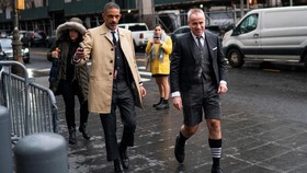 Gaya Eksentrik Thom Browne di Sidang 'Logo 3 Garis' Lawan Adidas