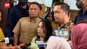 VIDEO: Ikuti Sidang Sang Putra, Ini Komentar Orang Tua Richard Eliezer