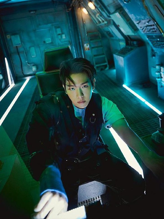 Baekhyun EXO yang masuk kamp militer pada 6 Mei 2021 lalu, akhirnya akan keluar di 5 Februari mendatang. Para EXO-L tentu tak sabar dengan comeback EXO bersama Baekhyun, nih!/ Foto: instagram.com/weareone.exo/