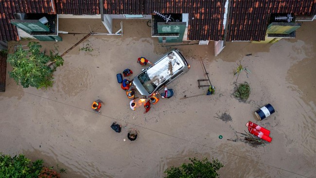 BPBD Kabupaten Semarang mencatat akibat hilangnya vetegasi di kawasan Gunung Merbabu menjadi penyebab pemicu banjir bandang yang terjadi di wilayah tersebut.