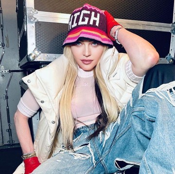 img-title Tampilan Terbaru Madonna yang Tetap Bugar dan Modis di Usia 65 Tahun