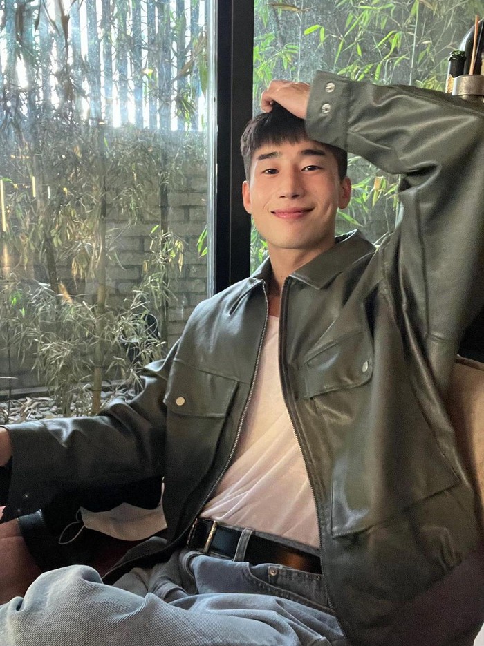 Idol pertama yang akan keluar di awal tahun 2023 yaitu Han Seung Woo VICTON. Seung Woo yang bertugas di Army Military Band keluar pada 27 Januari mendatang./ Foto: instagram.com/w_o_o_y_a/
