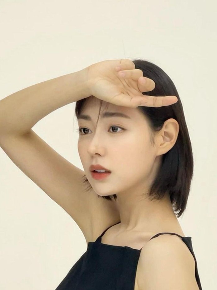 Masih dari sumber yang sama, keluarga Shin Seul Ki memiliki sebuah gedung 20 lantai di Sinsa-dong. Gedung ini diperkirakan bernilai sekitar 100 miliar Won, Beauties./ Foto: instagram.com/shinseulkee/