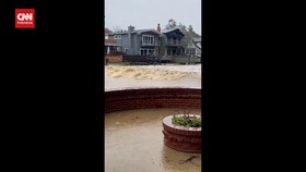 VIDEO: Banjir Besar Landa California, Dua Orang Meninggal
