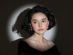 Abelina Dini Fitria Bagi Tips Berbusana Fashionable