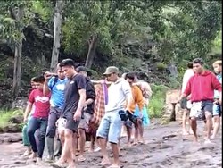Dirut RS Pinrang Akui Ibu Hamil Ditandu 7 Km Pakai Sarung di Pinrang Berisiko