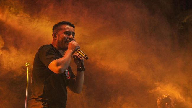 Judika mengaku tak mau menyanyikan lagu Dewa 19 lagi, sedangkan Ahmad Dhani mempertanyakan hal yang bisa membuktikan itu.