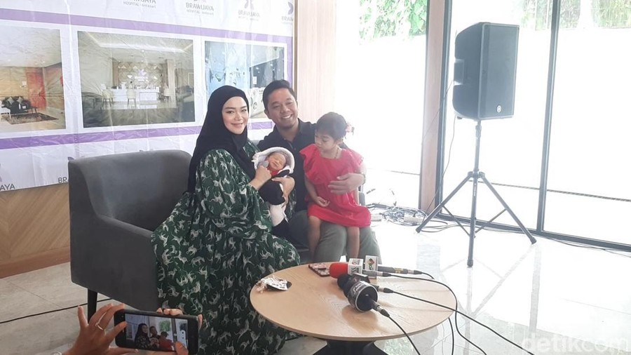 sheza idris usai melahirkan anak kedua.
