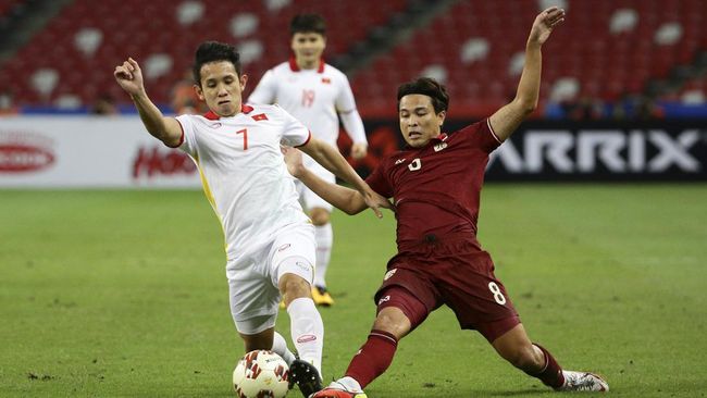 Bek kiri Vietnam Nguyen Phong Hong Duy mendadak cedera jelang melawan Timnas Indonesia dalam leg kedua semifinal Piala AFF 2022, Senin (9/1).