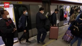VIDEO: Kereta Hong Kong-China Kembali Beroperasi Usai 3 Tahun Tutup