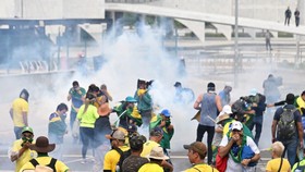 Polisi Brasil Rebut Istana Presiden usai Diduduki, Tahan 200 Pedemo