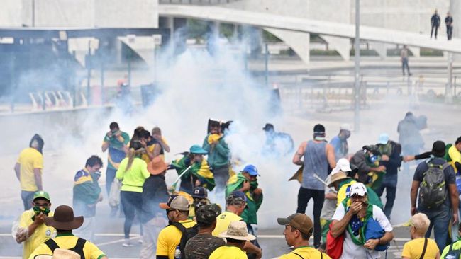 Joe Biden to Canadian PM condemns riot protest at Brazilian palace