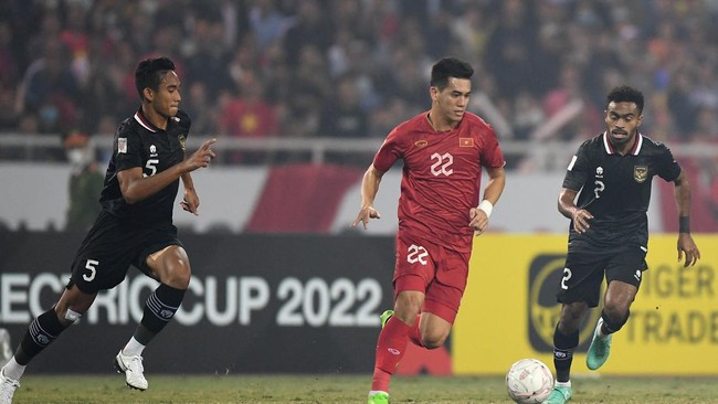 Striker timnas Vietnam Nguyen Tien Linh menyebut Timnas Indonesia sebagai calon juara Piala AFF 2024.