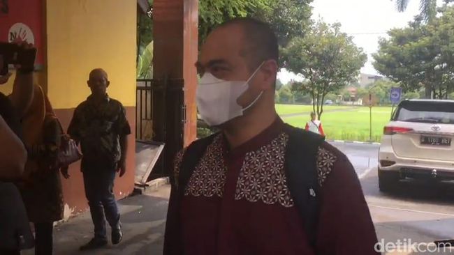 Illness Becomes the Reason for Ferry Irawan to Apply for Suspension of Detention