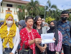 Kelompok Ortu Murid SDN Pocin 1 Bawa Pengacara ke Kantor Walkot Depok