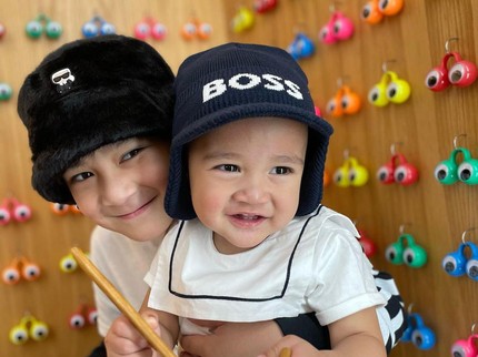 7 Potret Gemas 'Cipung' Rayyanza & Rafathar, Disebut Mirip Anak Korea