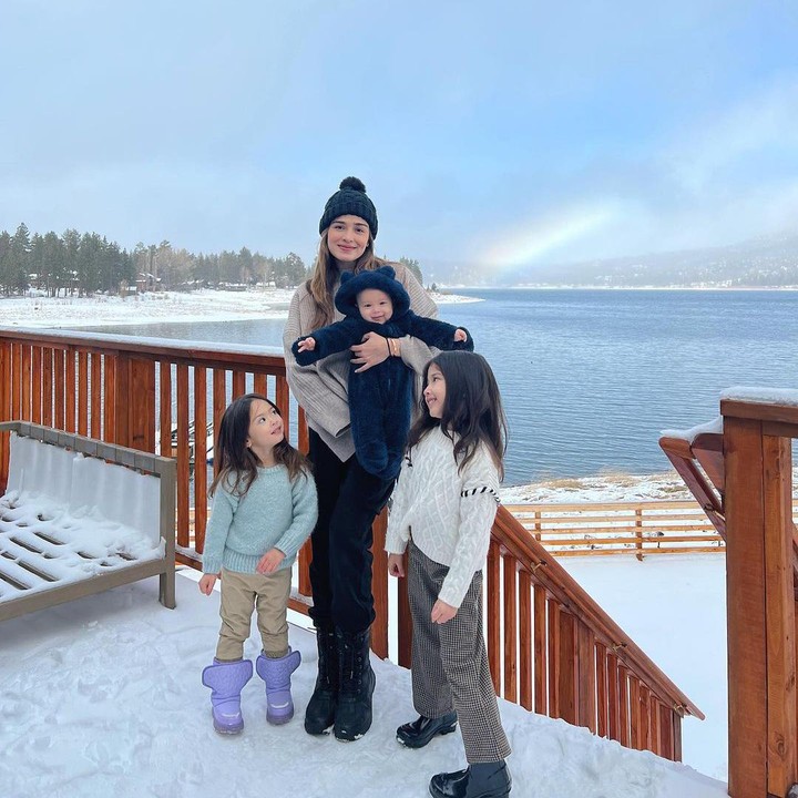 <p>Belum lama ini, Yasmine dan ketiga anaknya terlihat menghabiskan waktu berlibur bersama. Mereka sangat gembira saat bermain salju, lho. (Foto: Instagram: @yaswildblood)</p>