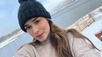 <p>Artis cantik Yasmine Wildblood kini telah menjadi Bunda dari tiga orang anak. Anak-anaknya adalah Seraphina, Sophia, dan Yannick Abishalom. (Foto: Instagram: @yaswildblood)</p>
