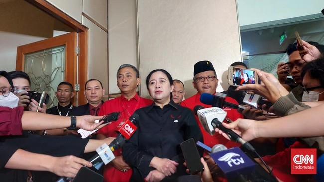Puan tak menjawab lugas mengenai apakah Andika Perkasa menjadi kader PDIP, dia meminta itu ditanyakan langsung ke eks Panglima TNI tersebut.