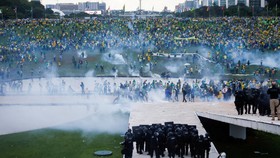 Anggota Kongres Demokrat Desak AS 'Usir' Jair Bolsonaro