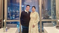 <p>Beberapa waktu yang lalu, Ricky kembali membagikan potret mesra dengan caption manis untuk sang istri yang berulang tahun, nih. "Happy b'day ya sayangkuu istriikuu , bahagia selalu Aamiin Yaa Allah,<em> I love u</em>," tulisnya, dikutip dari akun @rickysoebagdja. Kita doakan, semoga rumah tangga mereka bahagia dan langgeng, ya. (Foto: Instagram @rickysoebagdja)</p>