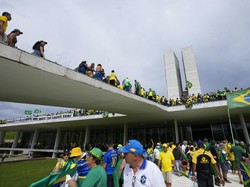 Aksi Barbar Pendukung Bolsonaro Geruduk Istana-Kongres Brasil