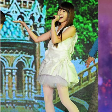 img-title Simak Transformasi Gaya IU dari Debut hingga Sekarang, Glow Up!