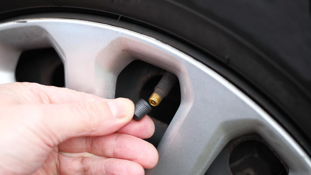 Mengapa Tutup Pentil Ban Motor dan Mobil Penting?